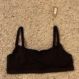 SKIMS NWT Scoop Bra in Black Sz M